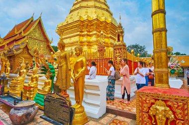Wat Phra 'daki hacılar Doi Suthep Tapınağı, Chiang Mai, Tayland