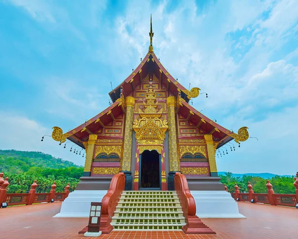 La fachada del pabellón real, Rajapruek parque, Chiang Mai, Thaila — Foto de Stock