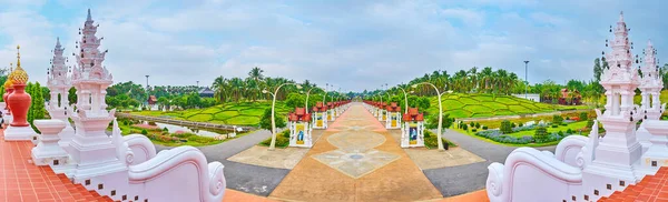 Panorama dari gang kerajaan, taman Rajapruek, Chiang Mai, Thailand — Stok Foto