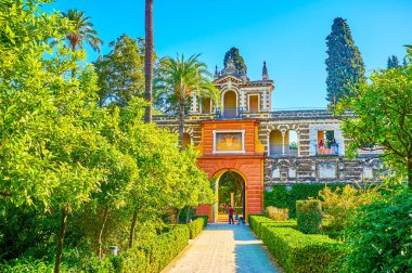Sevilla 'daki Alcazar Sarayı' ndaki Grotesquae Galerisi 'nin kapısı., 