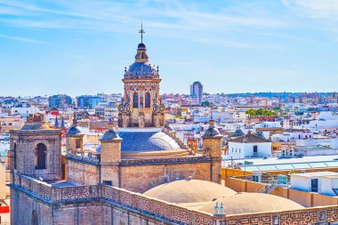İspanya, Sevilla 'daki anonslama kilisesinin kubbesi