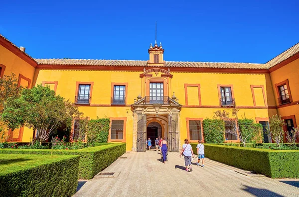 Der mittelalterliche Alcazar-Komplex mit Innenhof, Sevilla, Spai — Stockfoto