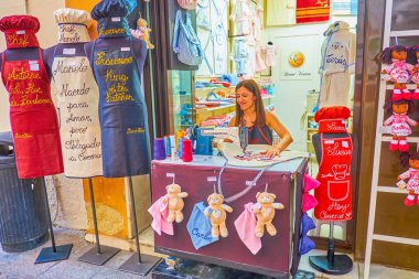 İspanya, Sevilla 'daki dikiş stüdyosu.