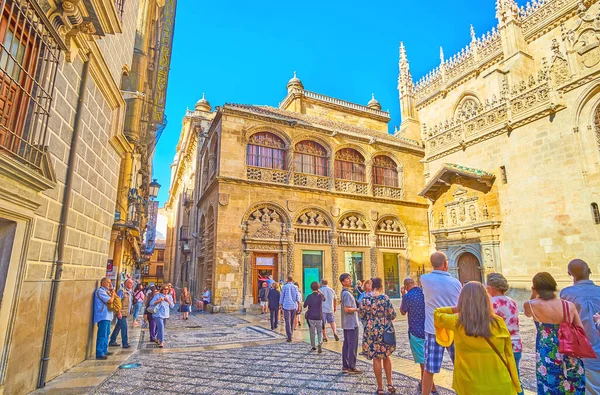 Granada España Septiembre 2019 Cola Turistas Edificio Gótico Piedra Arenisca — Foto de Stock