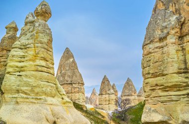 Goreme Ulusal Parkı, Kapadokya 'nın en güzel yerlerinden biridir. Parmağa benzeyen uzun kayalarla ünlüdür. Ayrıca 