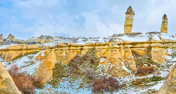 Panorama Bright Yellow Rocky Cliff Shaped Erosion Weathering Two Tall — Stock Photo, Image