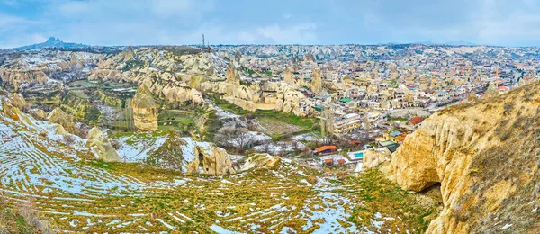 Panorama Ciudad Goreme Desde Cima Montaña Las Pequeñas Casas Encuentran —  Fotos de Stock