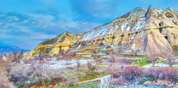 Huge Tuff Rock Streamlined Shape Created Years Weathering Many Small — Stock Photo, Image