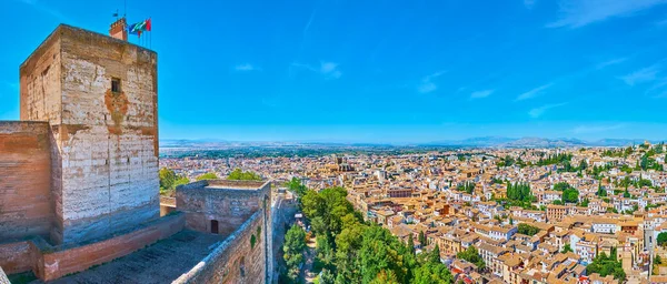 Panorama Van Granada Vanaf Alcazaba Muur Met Uitzicht Kleine Stadshuizen — Stockfoto