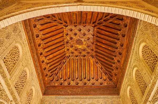 Granada Spanyolország Szeptember 2019 Faragott Mennyezet Részleges Kápolna Oratórium Mecset — Stock Fotó
