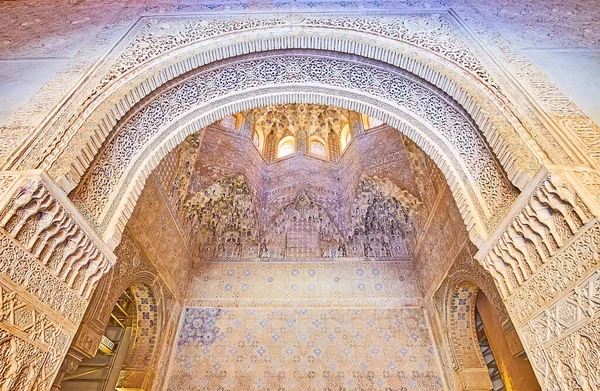 2019年9月25日在格拉纳达 Granada Spain的Granada September Abencerrajes Hall Nasrid Palace Alhambra 是一个很好的例子 — 图库照片