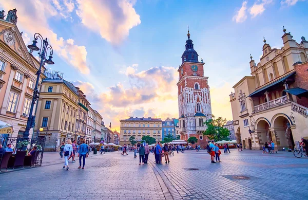 Krakow Polonia Junio 2018 Agradable Paseo Nocturno Centro Ciudad Los — Foto de Stock