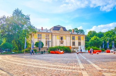 KRAKOW, POLAND - 12 Haziran 2018: Szczepanski Meydanı 'ndaki Güzel Sanat Sarayı 12 Haziran' da Krakow 'da