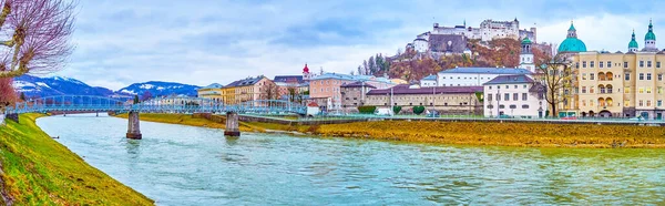 Paseo Ocio Largo Orilla Del Río Salzach Antiguo Salzburgo Disfrutar — Foto de Stock