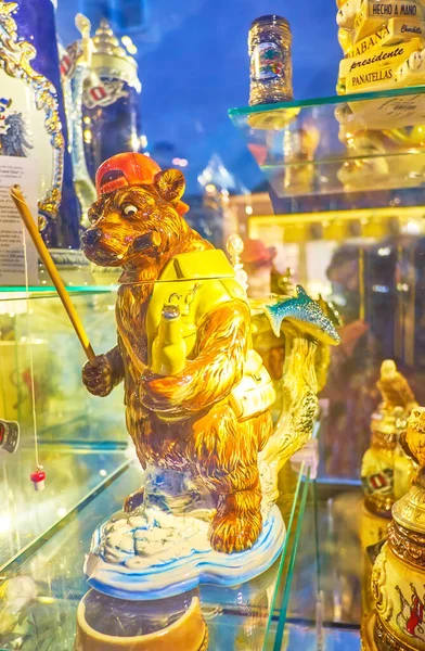 Salzburg Austria Marzo 2019 Estatuilla Cerámica Pescador Oso Con Una — Foto de Stock