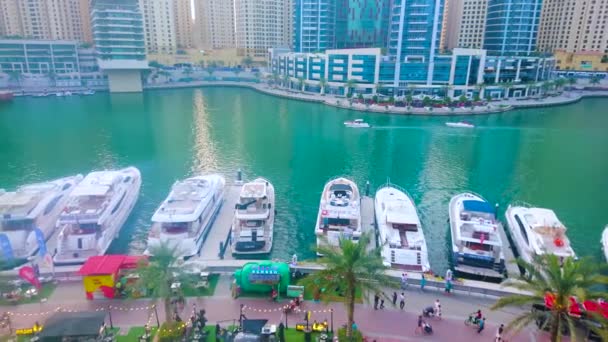 Dubai Emiratos Árabes Unidos Marzo 2020 Panorama Dubai Marina Yacht — Vídeos de Stock