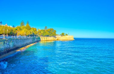 Orta çağ savunma duvarlarında, Jardines de la Alameda de Apodaca, Cadiz, İspanya