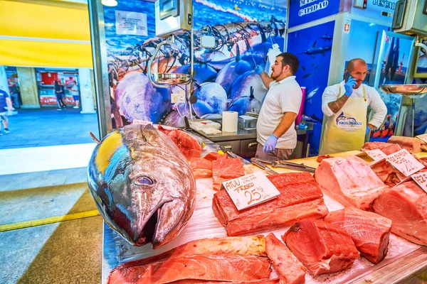 Cadiz Espanha Setembro 2019 Barraca Peixe Especializada Atum Oferece Grande — Fotografia de Stock