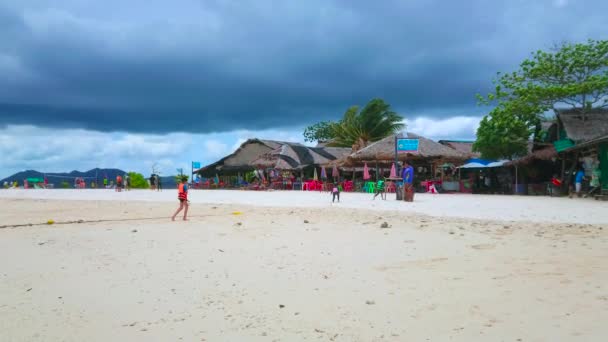 Phuket Thailand Μαΐου 2019 Λευκή Άμμος Στο Τροπικό Νησί Khai — Αρχείο Βίντεο