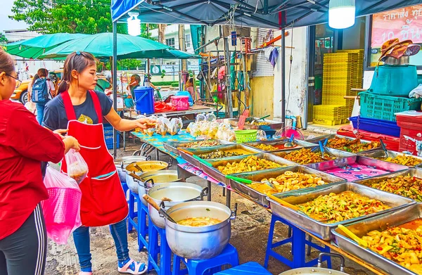 Bangkok Tailandia Mayo 2019 Vendedor Puestos Comida Callejera Empaca Pedido —  Fotos de Stock
