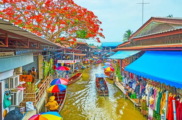 Damnoen Saduak Thailand Μαΐου 2019 Πολύχρωμες Ομπρέλες Στέγαστρα Και Βάρκες — Φωτογραφία Αρχείου