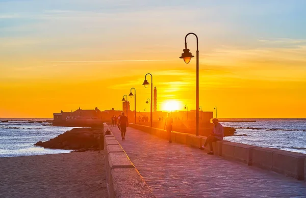 Cadiz Spanien September 2019 Promenera Längs Stenpassagen Till Slottet San — Stockfoto