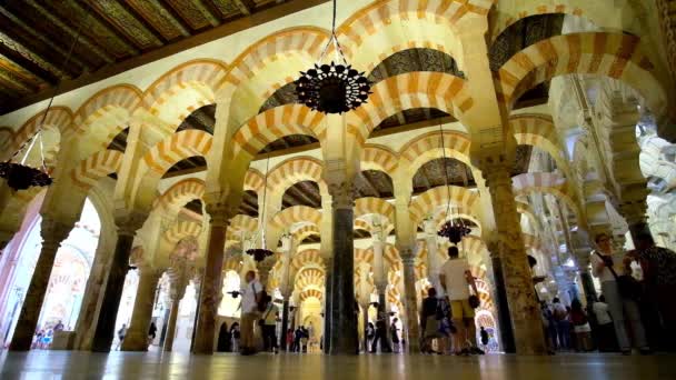 Cordoba Spanien September 2019 Den Befintliga Interiören Mezquita Katedralen Moskén — Stockvideo