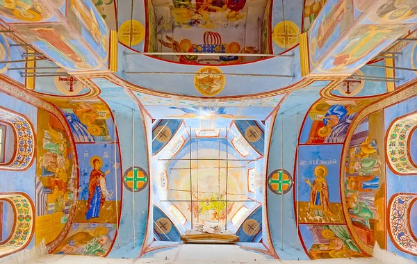 Bogolyubovo Russia Czerwca 2013 Wspaniałe Średniowieczne Wnętrze Katedry Bogolyubovskiej Ikony — Zdjęcie stockowe