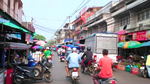 Chiang Rai Tajlandia Maj 2019 Zajęta Ulica Uttarakit Jest Wyłożona — Wideo stockowe