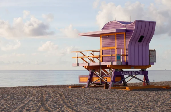 Miami beach colorful lifeguard rescue tower — Stock Photo, Image