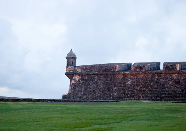 Watchtower of castle El Morro (old spanish citadel) in San Juan, — Stock Photo, Image