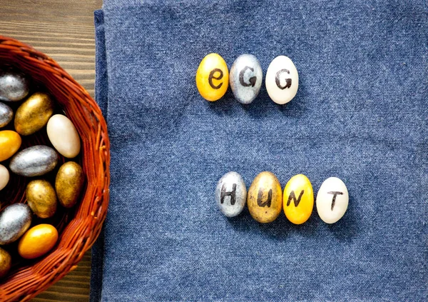 Close Multicolored Chocolate Easter Eggs Egg Hunt Letters Quest — Stock Photo, Image