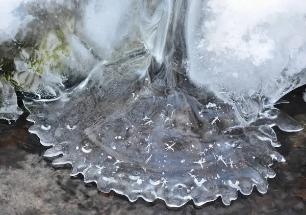 Formes naturelles de glace, Bohême du Sud — Photo