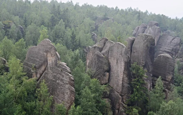 Skalní útvary, Broumov rock národní přírodní rezervace — Stock fotografie