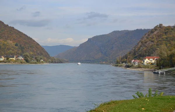 Vue sur le Danube, région Wachau — Photo