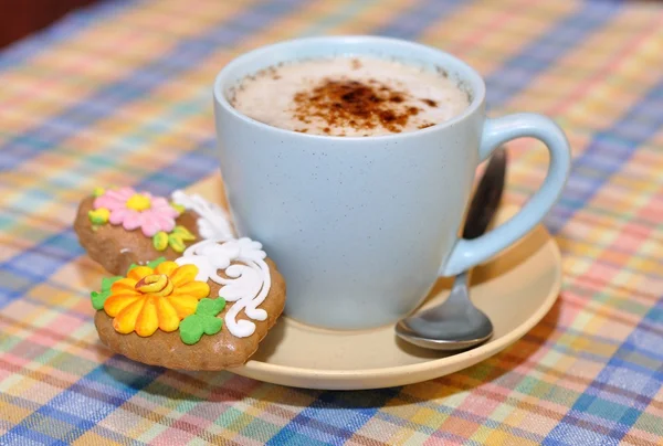 Bir fincan kahve ile gingerbread
