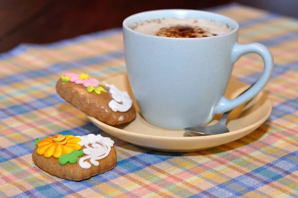 Bir fincan kahve ile gingerbread