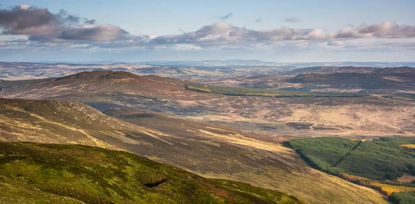 Infinitas colinas do Parque Nacional de Cairngorms em Perthshire — Fotografia de Stock