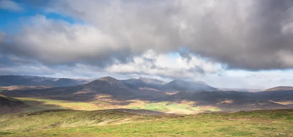 Montanhas da Escócia. Munros de Perthshire: Carn Liath, Airgiod — Fotografia de Stock