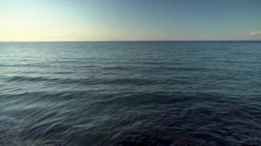 Akdeniz 'deki gelgit. Dalgalı karanlık deniz