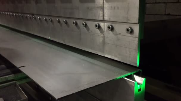 Máquina de dobra CNC dobra parte — Vídeo de Stock