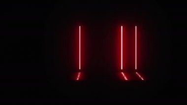 Neon dikey lambalar dönüşümlü olarak karanlıkta yanıp söner. Lambalar kırmızı ışıkta parlıyor. Lambalardan yansıyan su birikintilerinde. Siyah arka plan. Hareket grafikleri.