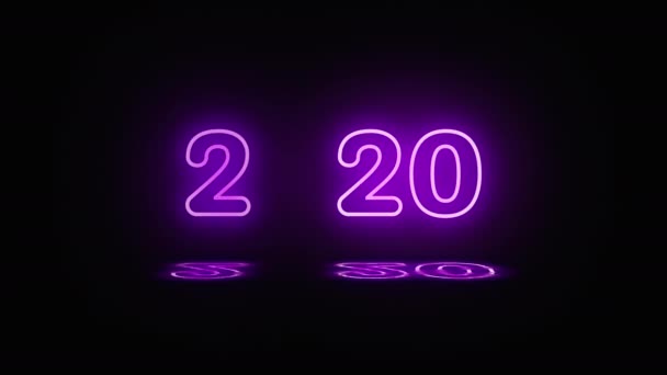 Un néon avec le mot 2020 s'allume en violet. Un reflet apparaît dans la flaque d'eau. Le panneau s'allume et s'éteint. Graphiques de mouvement . — Video