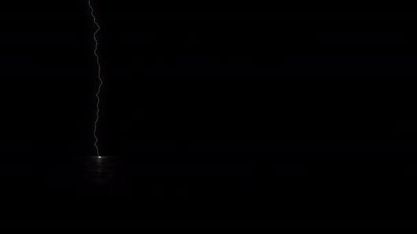 White electric discharge hits the floor. Motion graphics. — Stock Video