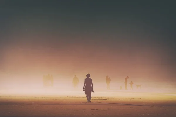 Eenzame vrouw lopen op strand — Stockfoto