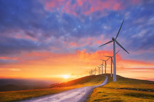 Énergies renouvelables avec éoliennes — Photo