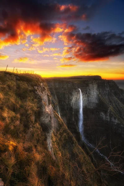 Nervion Wasserfall bei Sonnenuntergang — Stockfoto
