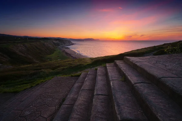 Path to Azkorri beach in Getxo at sunset — Stock Photo, Image