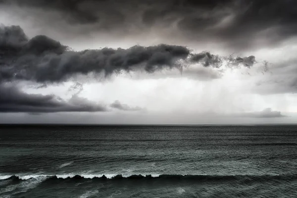 Seascape med stormigt moln — Stockfoto