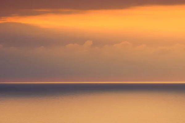 Orangener Sonnenuntergang Über Dem Meer — Stockfoto